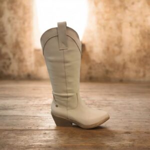 Bota caña alta modelo Mooly.-