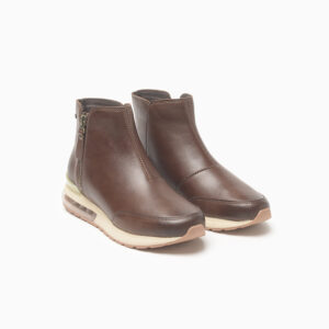 Bota Hush Puppies modelo Paige.