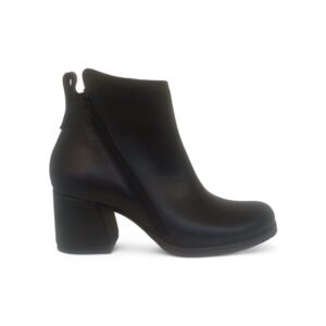 Bota Dianna modelo 5500.-