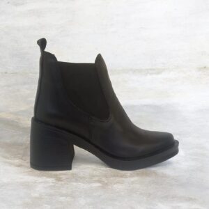 Bota  ByB modelo 788.