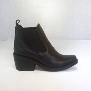 Bota  ByB modelo 988.