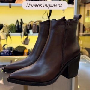 Bota Dianna modelo 6440.-