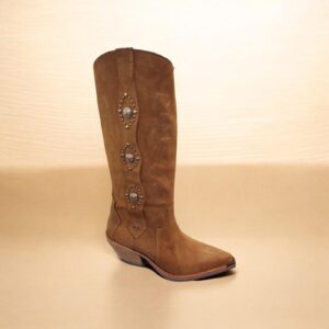 Bota Carmella modelo 7326.-